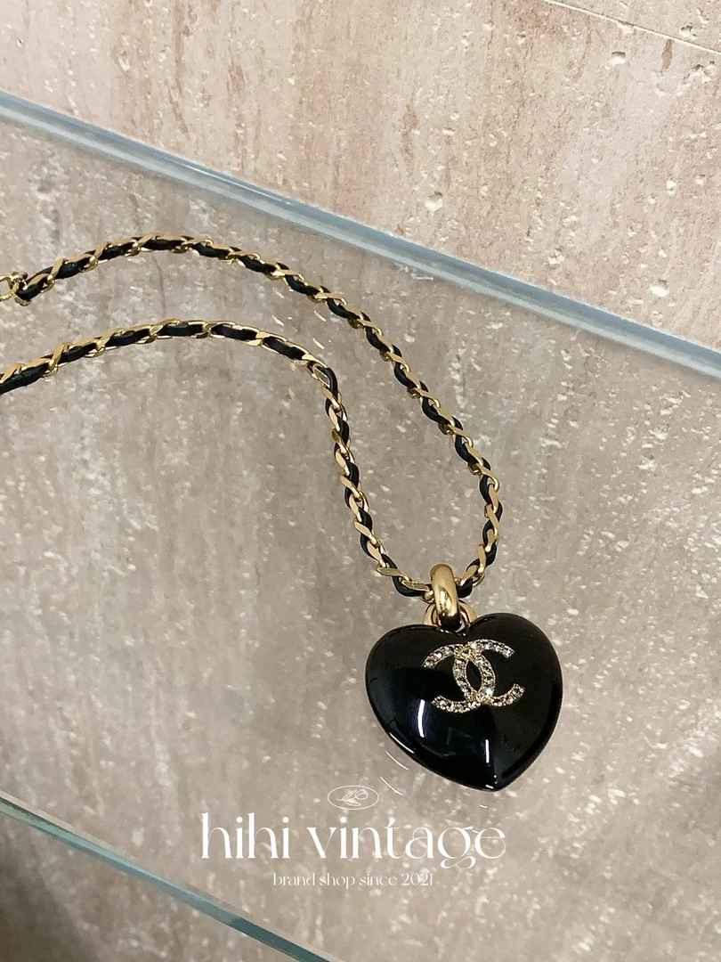 99新 Chanel/香奈儿 21P 黑色亚克力双C镶钻大爱心项链15782426