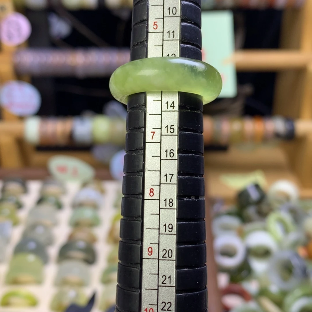蛇纹石玉合金戒指不退换