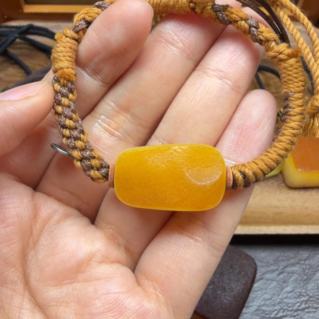 琥珀未镶嵌吊坠(赠链)