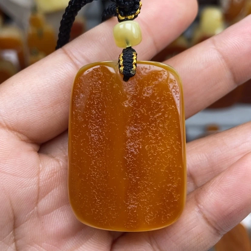 【闪购商品】琥珀颈饰未镶嵌