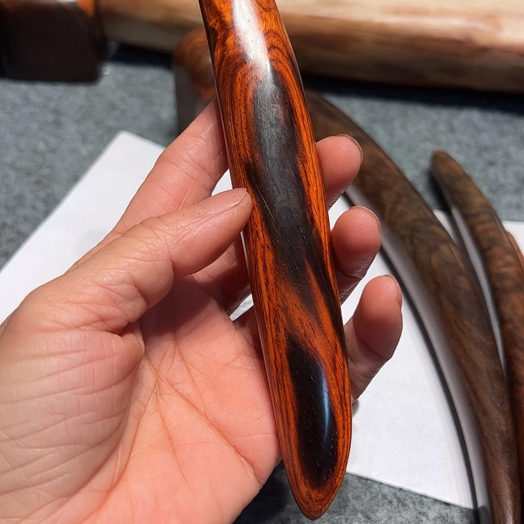 交趾黄檀（大红酸枝）游*