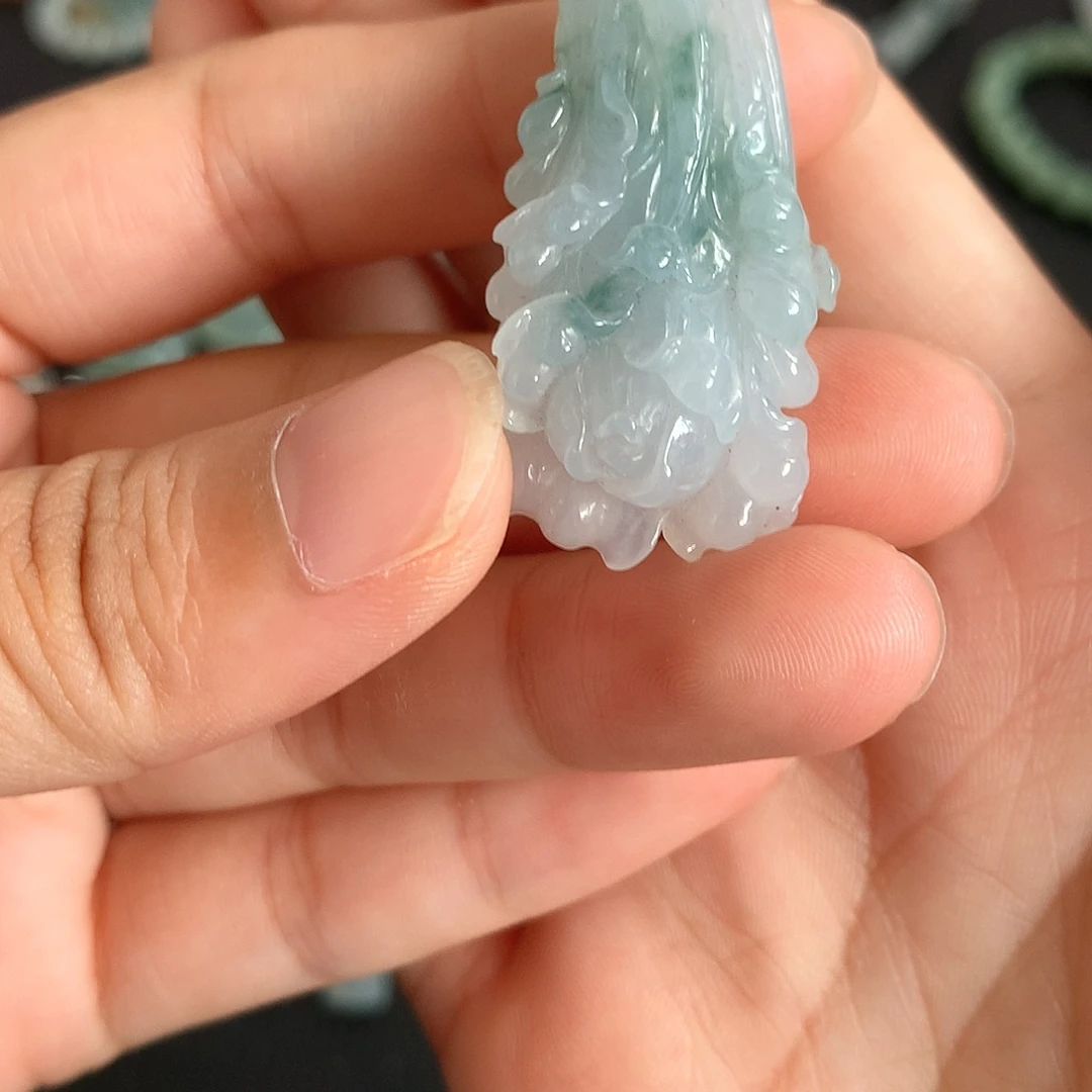翡翠未镶嵌颈饰白菜
