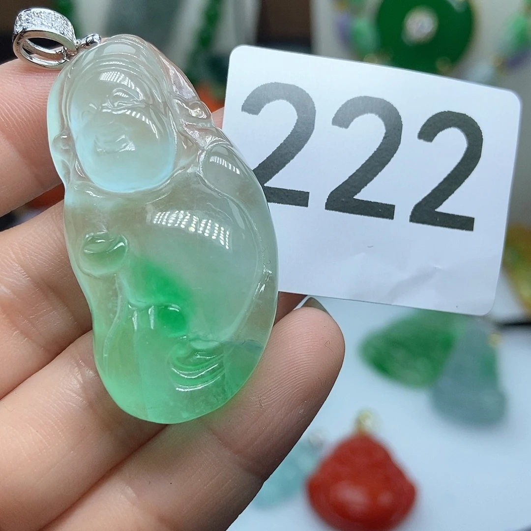 翡翠吊坠(赠链)未镶嵌