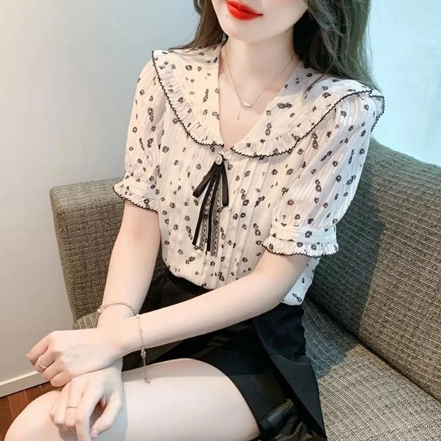 法式碎花短袖雪纺衫女夏季温柔甜美娃娃领上衣设计感小众压褶小衫