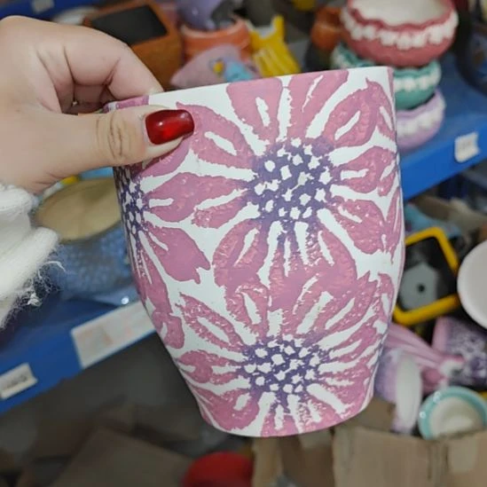 当场拍满15元发货不凑不发，花盆盆口不方不圆有针孔黑点是正常的，