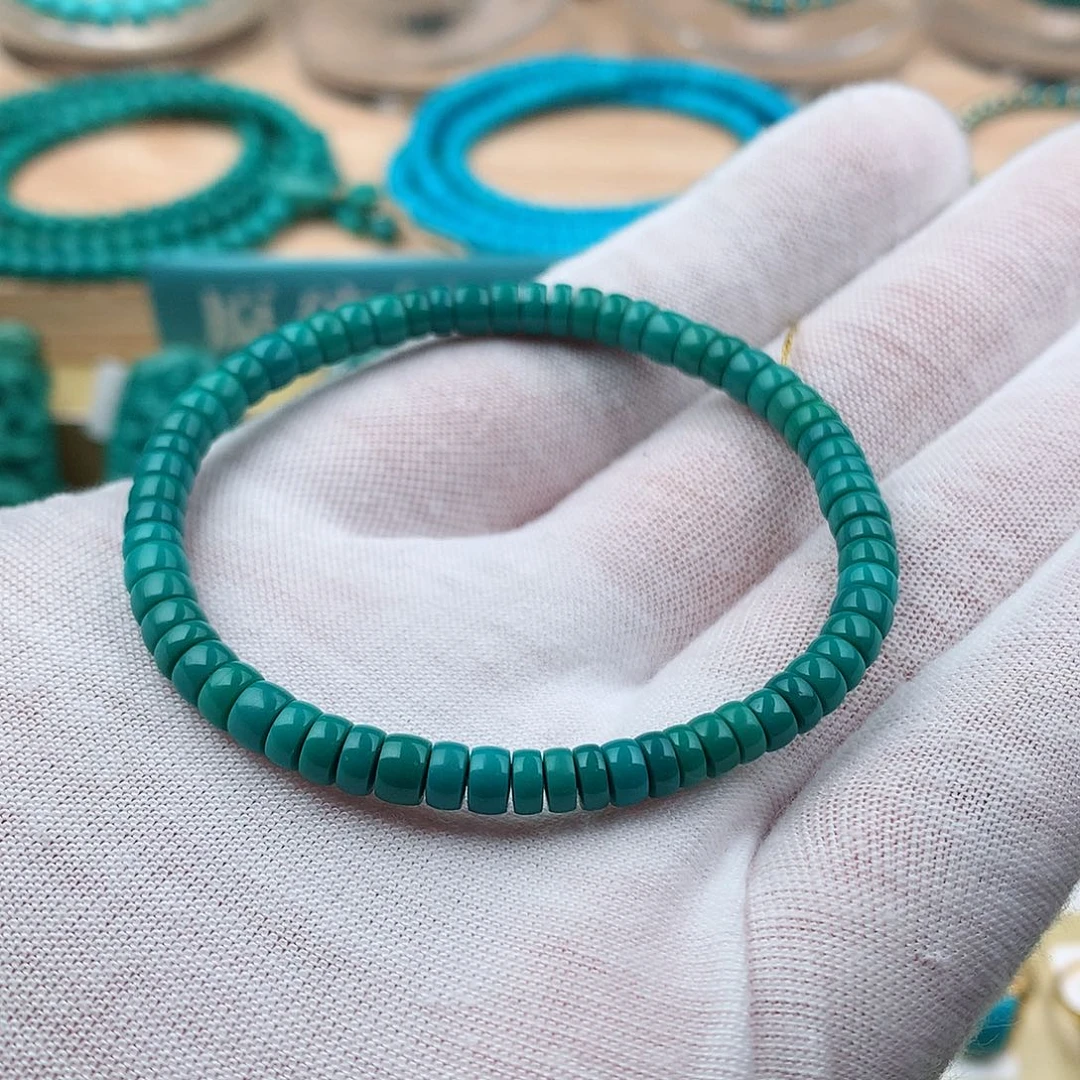 绿松石颈饰未镶嵌