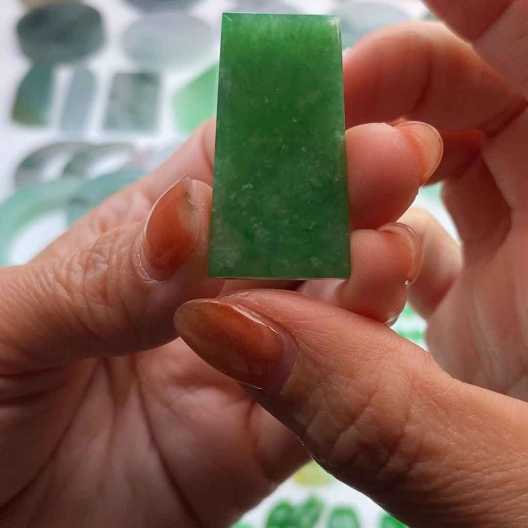 翡翠挂件未镶嵌天然翡翠