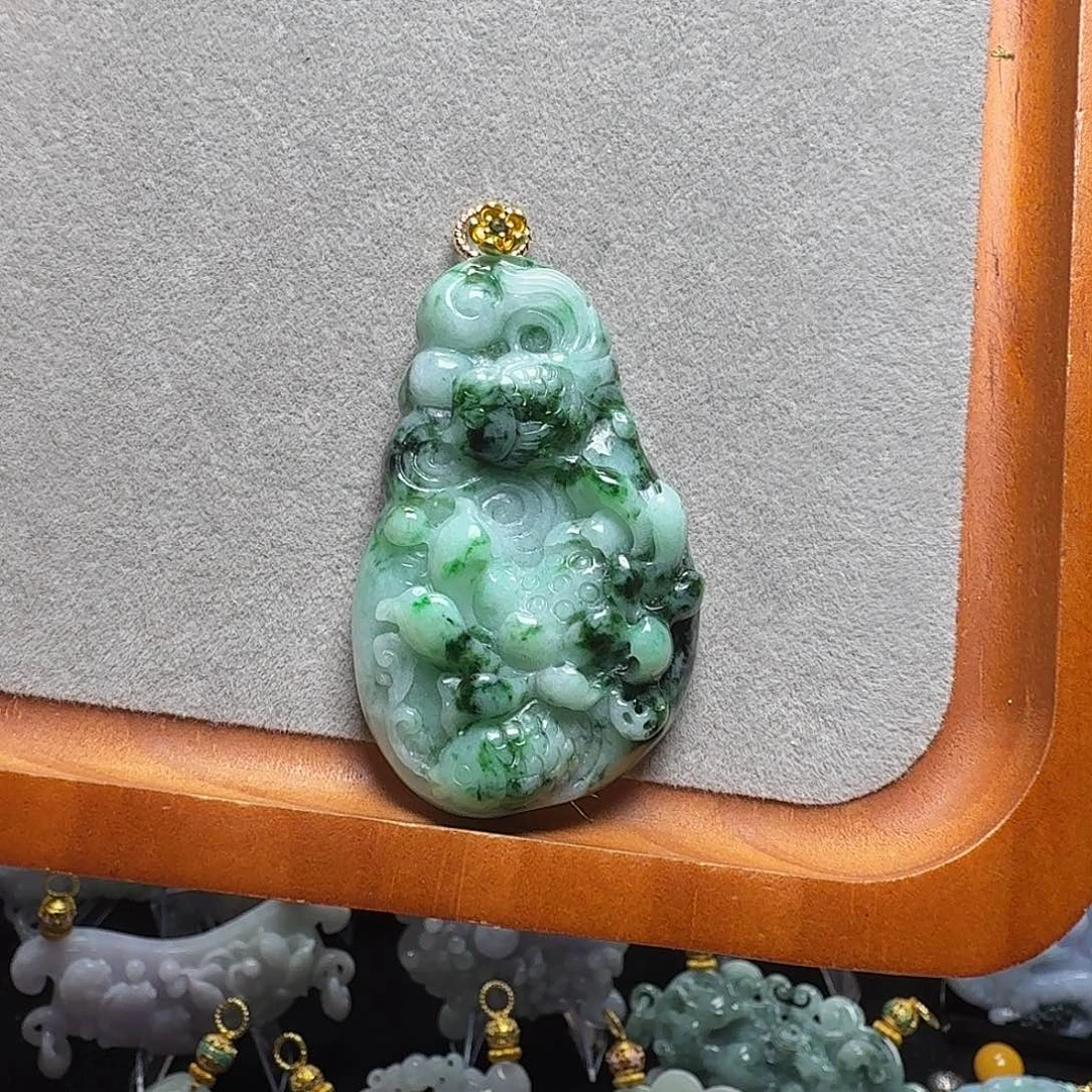 吊坠(赠链)未镶嵌翡翠