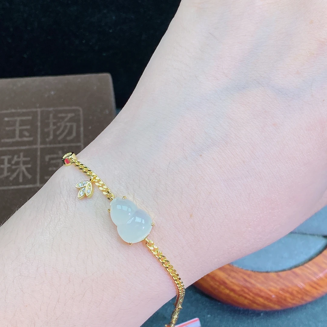 天然翡翠A货白冰时尚大方设计款葫芦手链通体S925银镶嵌