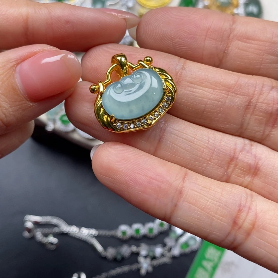 翡翠颈饰未镶嵌翡翠