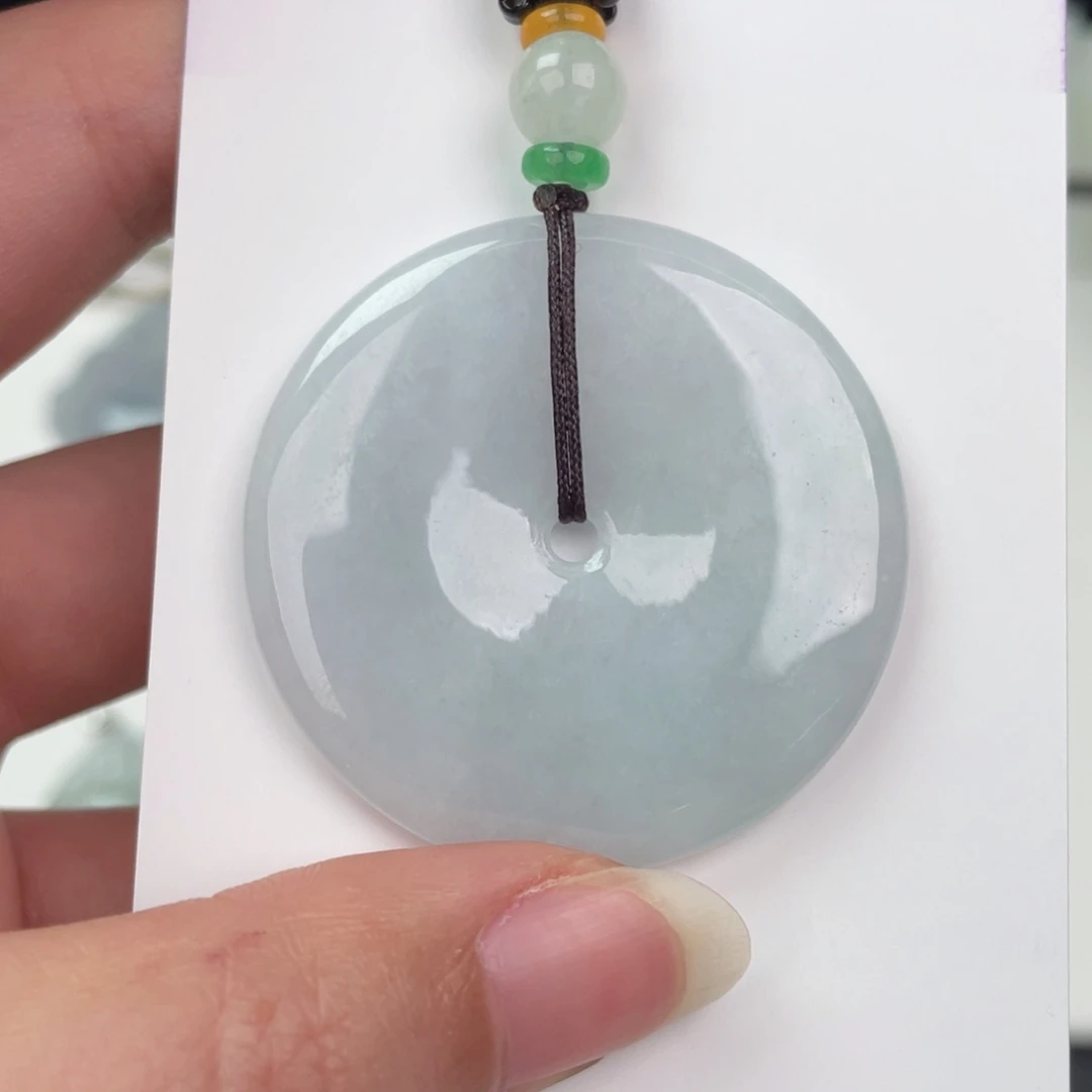 翡翠未镶嵌颈饰平安扣