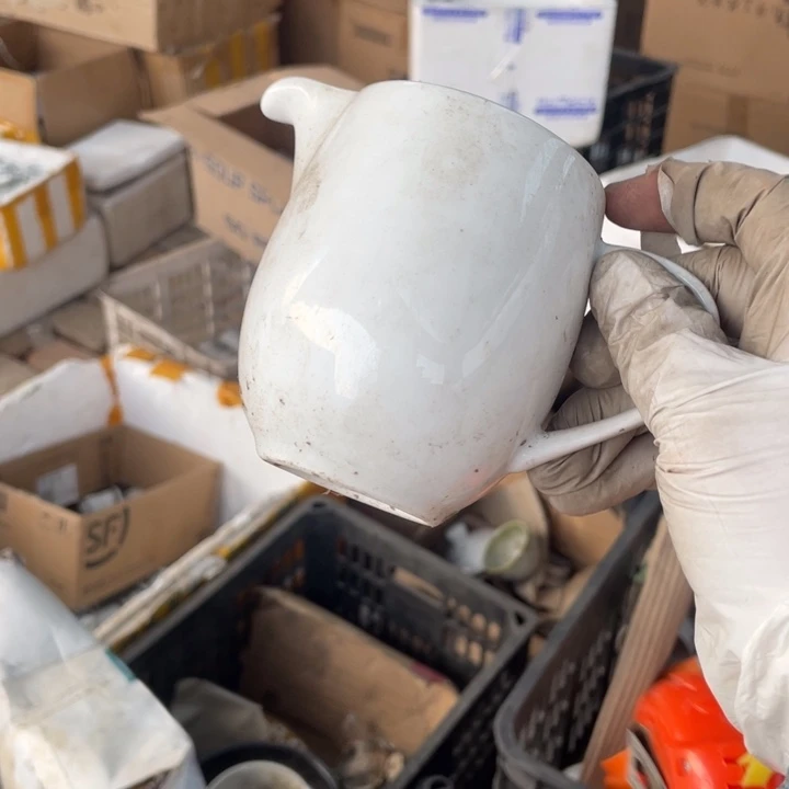 其他盘子碗砂锅都有