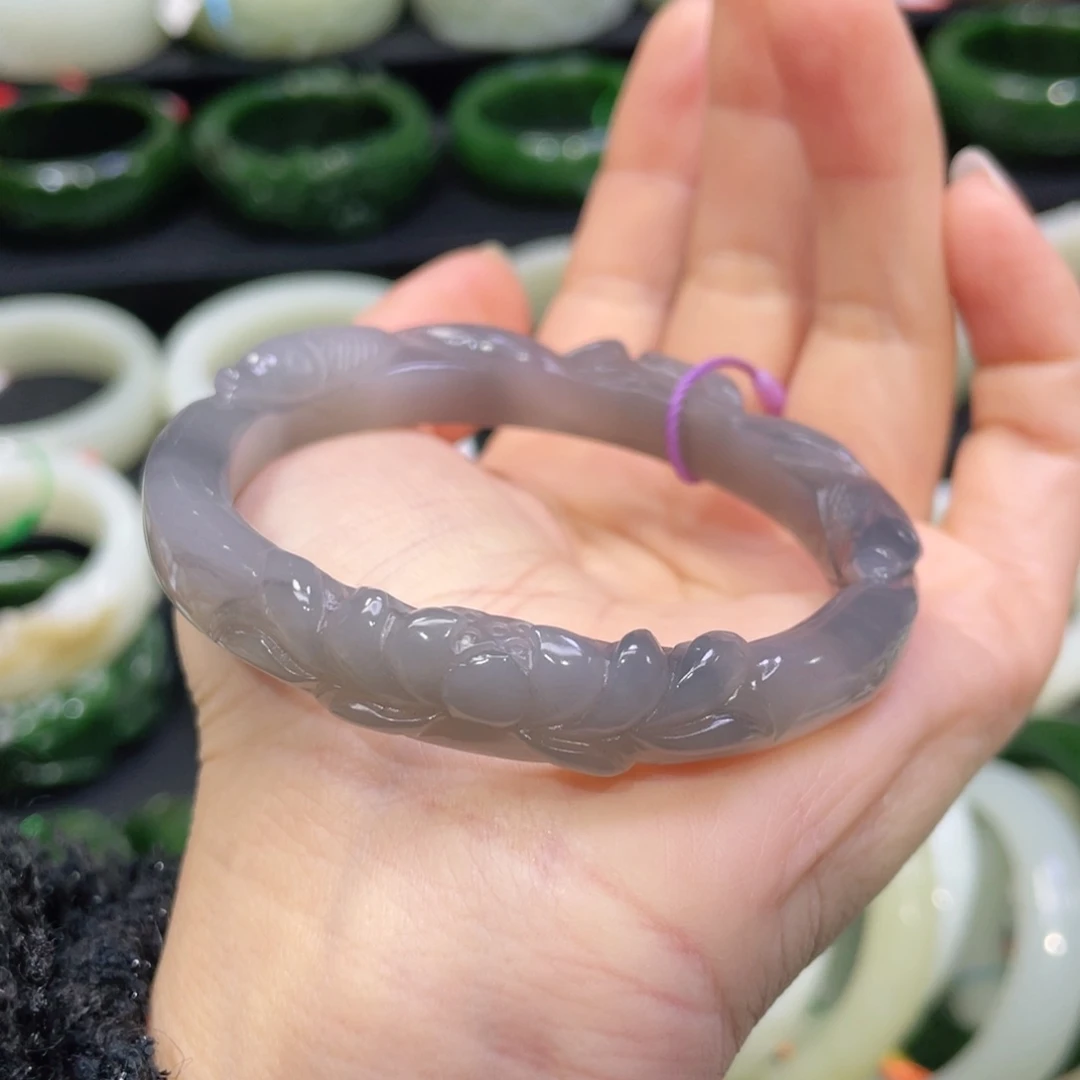 未镶嵌手镯（贵妃镯）和田玉64