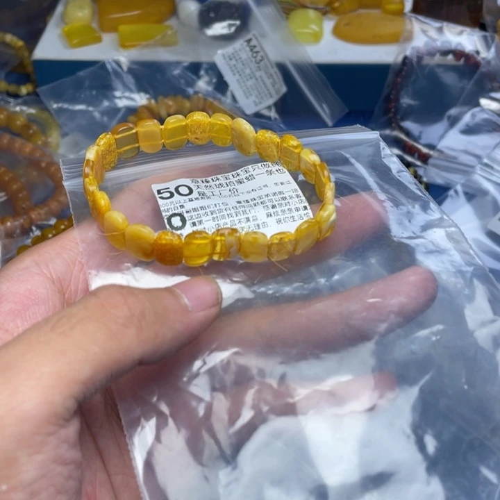 未镶嵌琥珀珠宝奇石