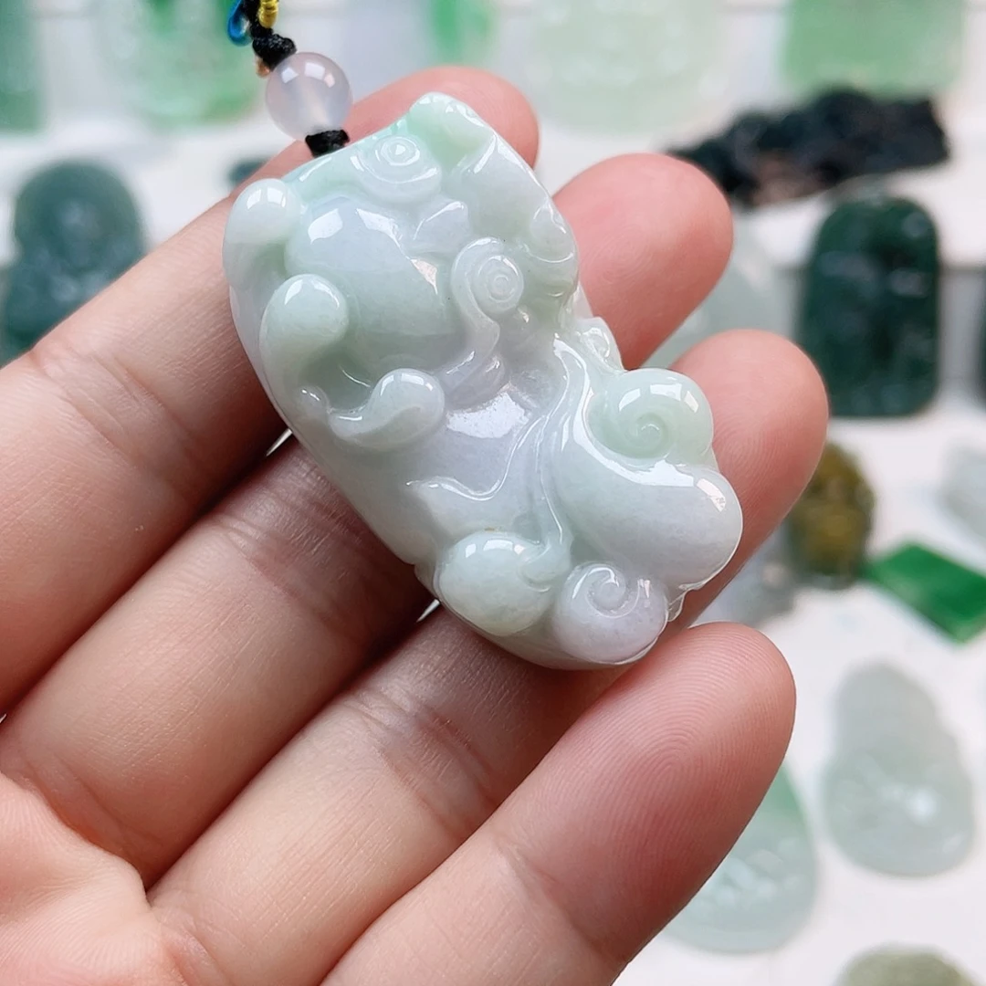 翡翠颈饰未镶嵌貔貅