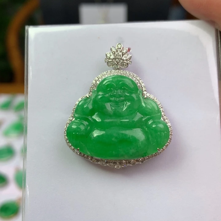 翡翠18K金镶嵌颈饰