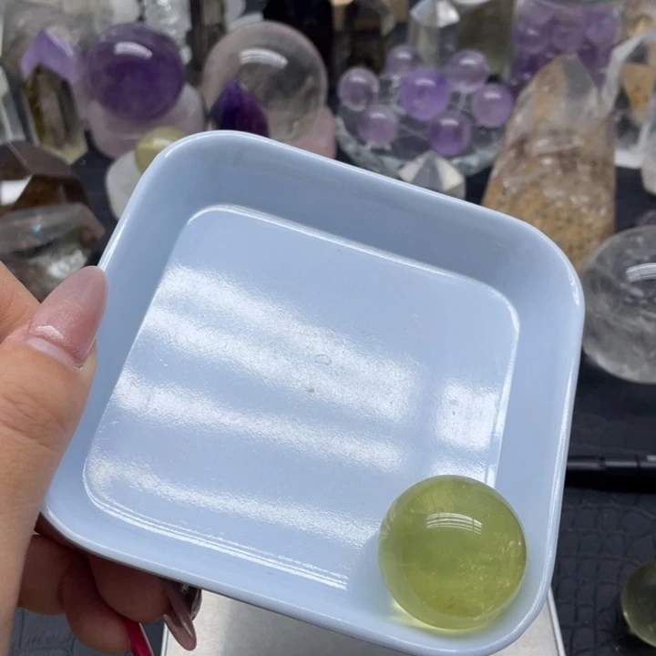 水晶8未镶嵌莱**尔天然水晶