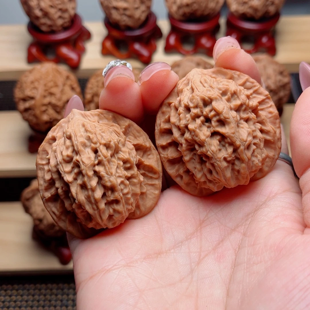 把件文玩核桃盘龙纹