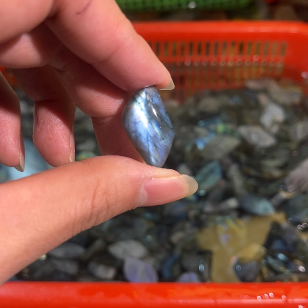 拉长石吊坠未镶嵌冬*