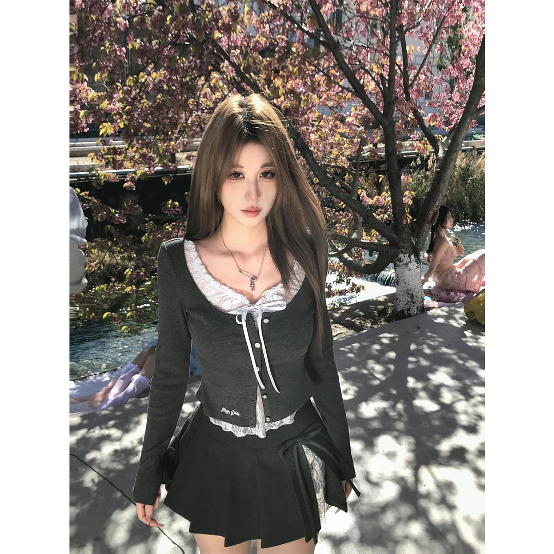 Mejiu蜜九【藤川渝里】假两件蕾丝拼接女春季设计长袖上衣打底短