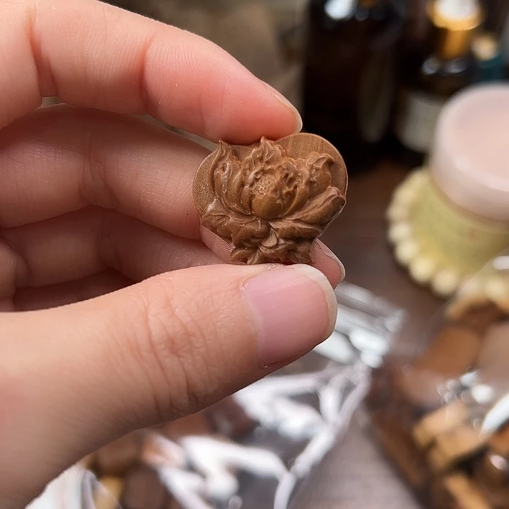 檀香木手串/手链爱心牡丹