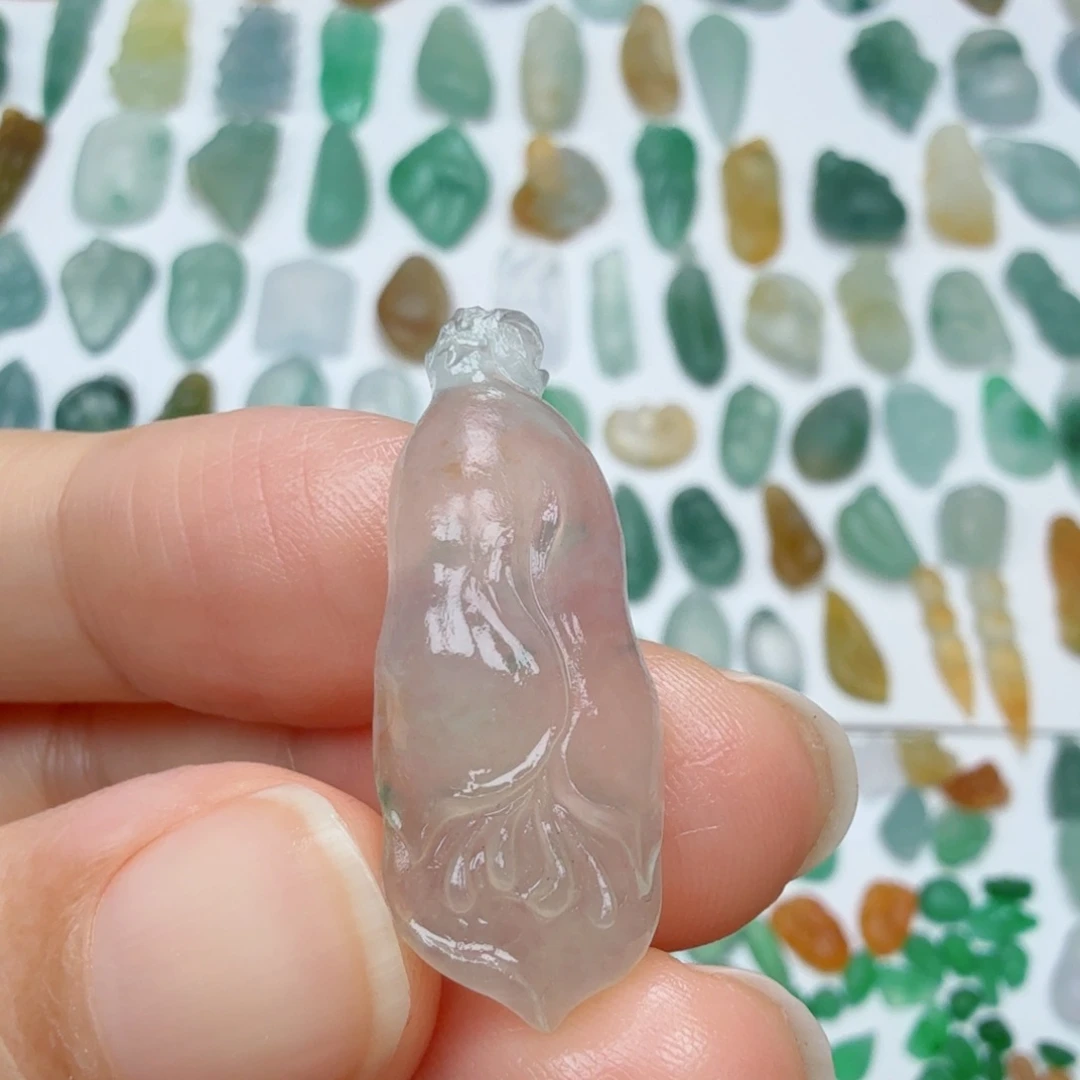 吖***杰定制翡翠未镶嵌玉兰花