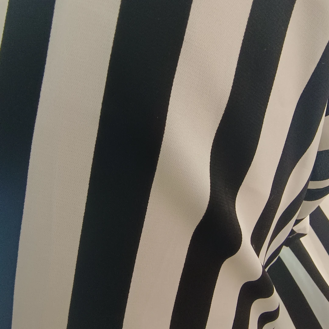 女士蕾丝镂空免穿文胸美背吊带背心精致优雅百搭