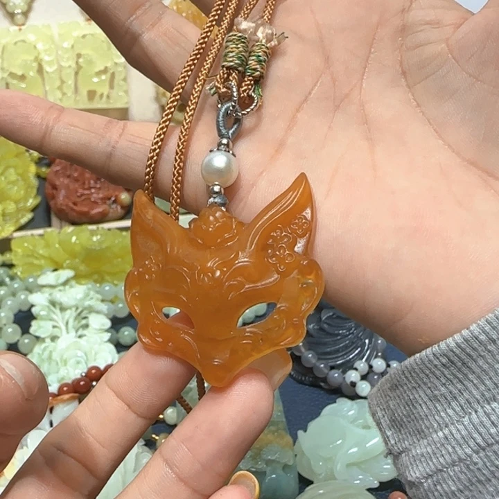 未镶嵌蛇纹石玉吊坠