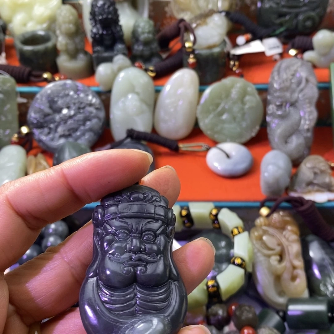 自***相和田玉未镶嵌手链