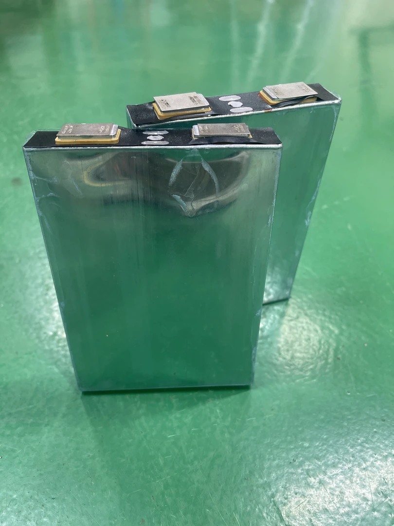 3.2V30A磷酸铁锂组装电池