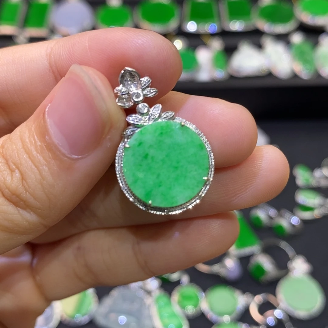 翡翠18K金镶嵌吊坠(不含链)