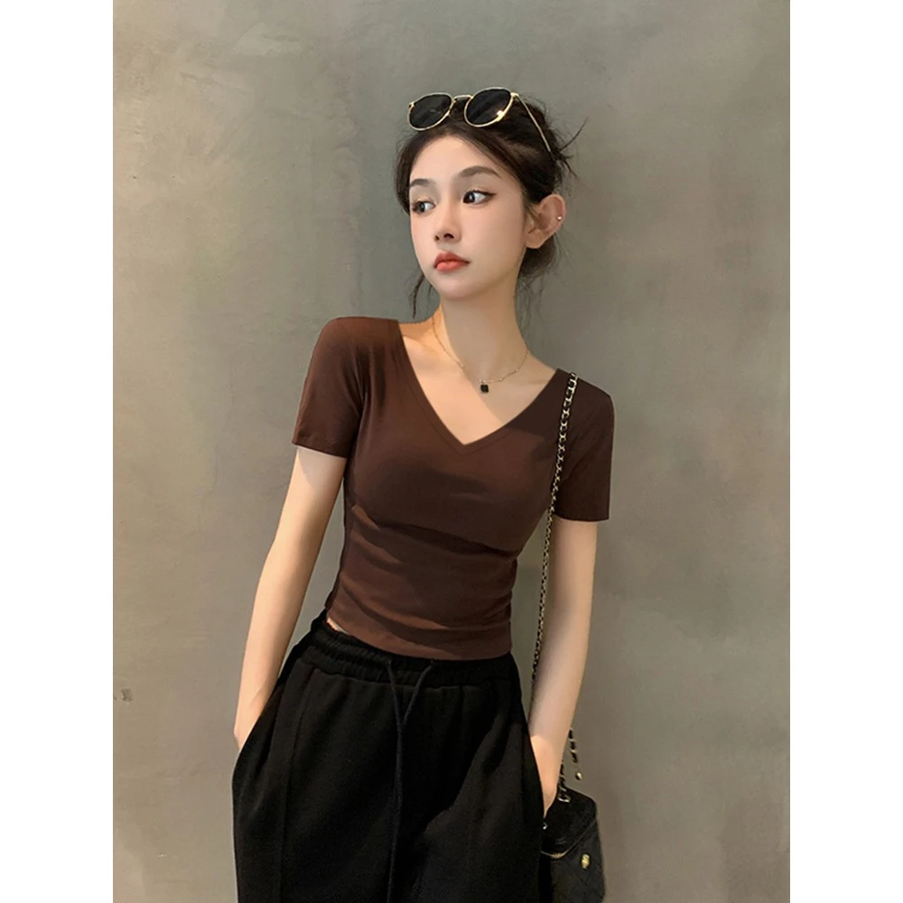 2025新款夏季咖色莫代尔v领短袖T恤女薄款露脐高腰短款打底上衣潮