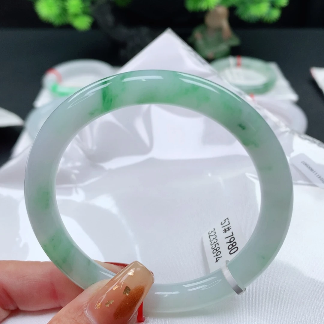 翡翠手镯未镶嵌 圆条57 飘阳绿