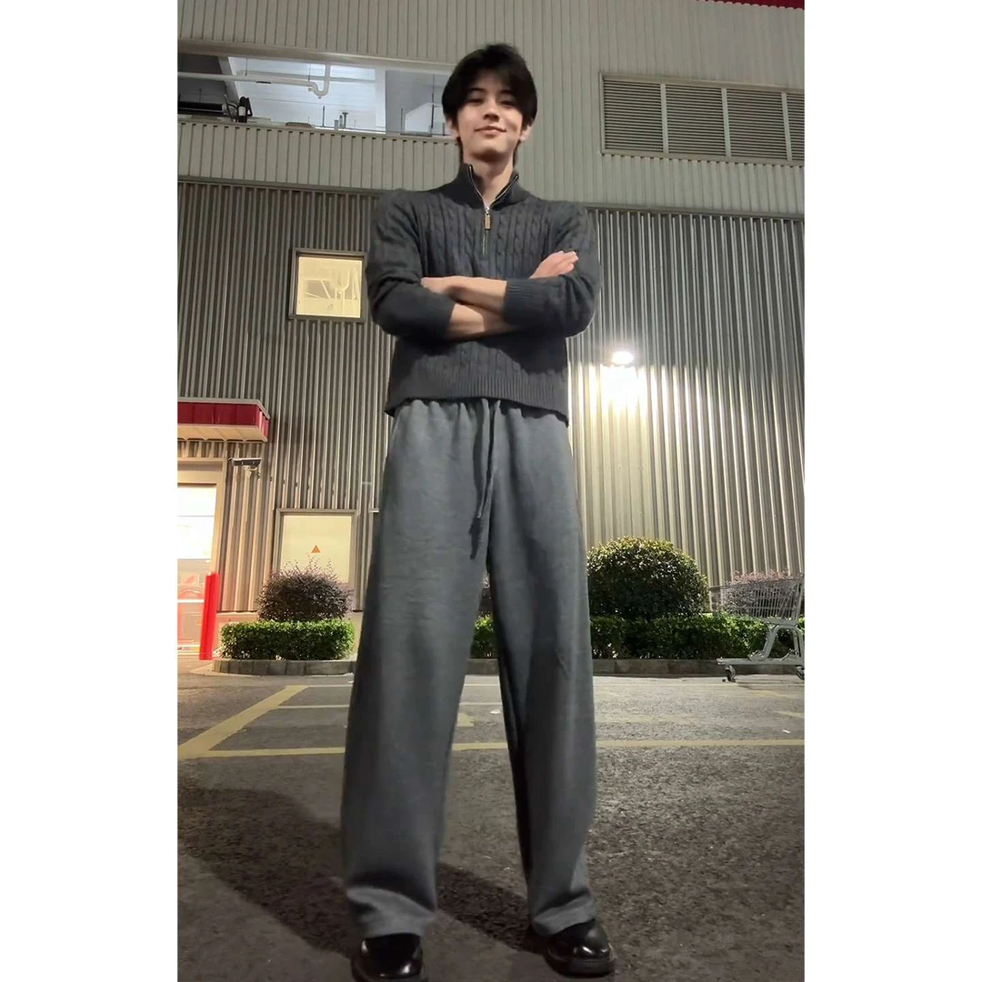 深灰色弯刀卫裤男款秋冬青少年运动阔腿裤子美式重磅微喇休闲长裤