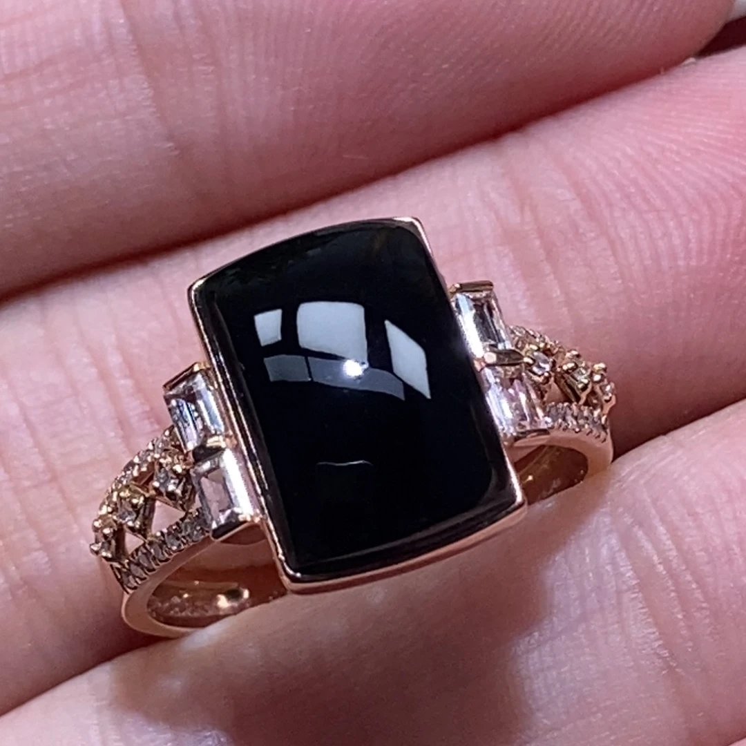 18K金镶嵌戒指翡翠