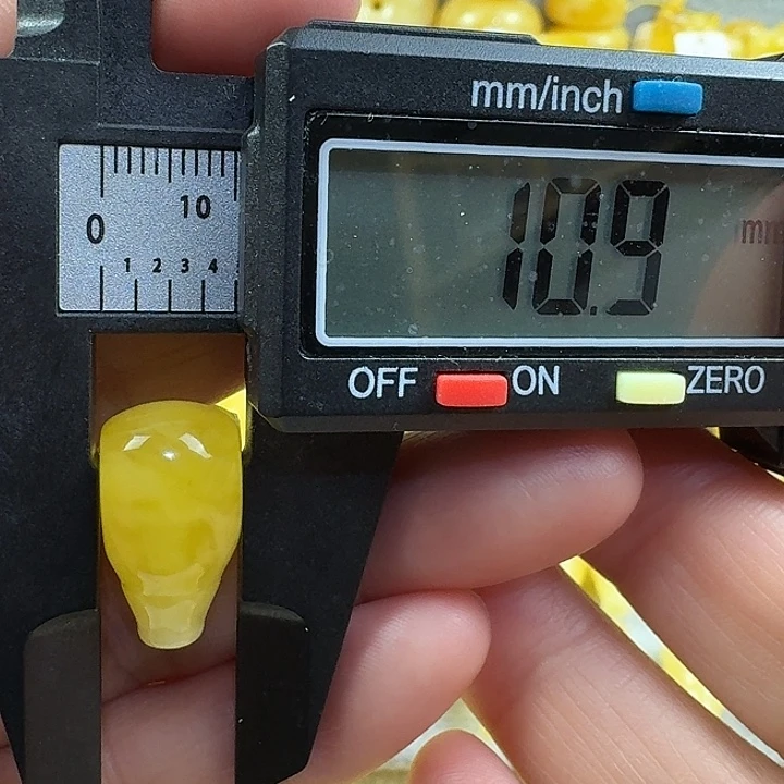 蜜蜡未镶嵌裸石15杂