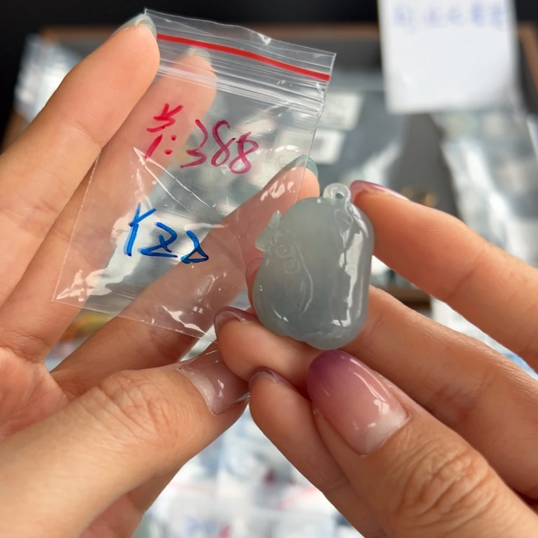 翡翠未镶嵌颈饰128号买断