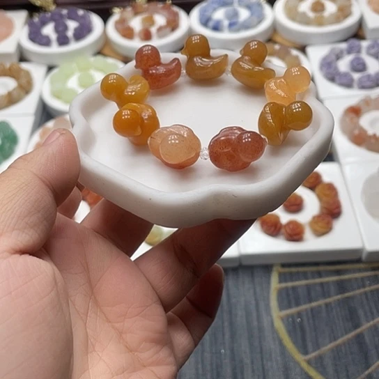 石英质玉（非洲翠）合金手串