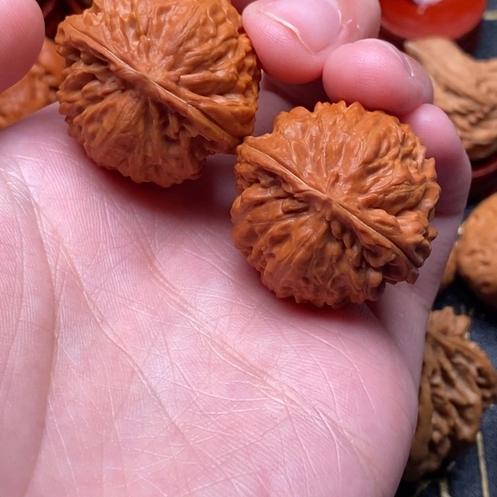 文玩核桃吊坠麒麟球