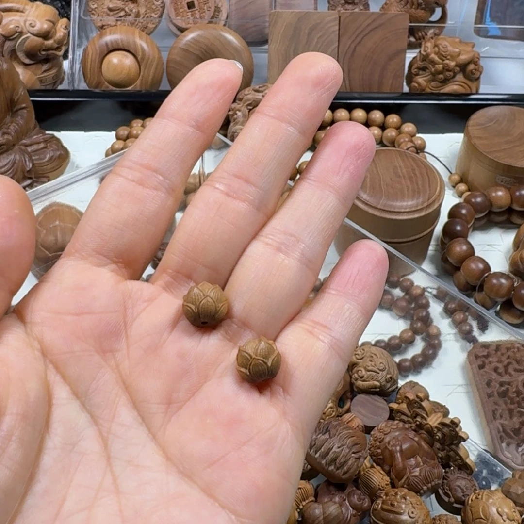 赚***猫檀香木其他莲花小配饰