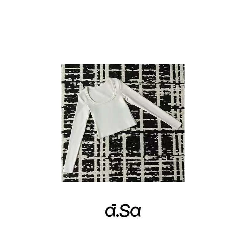 ASA- 【两色方领修身烫钻饰长袖】