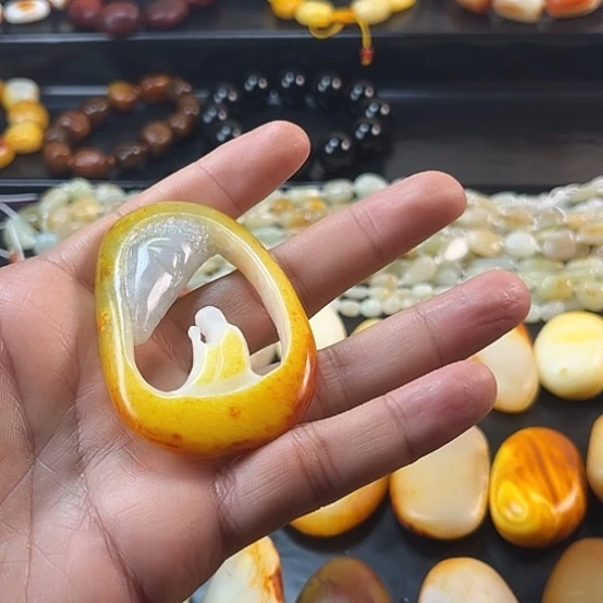 農***伙和田玉未镶嵌挂件