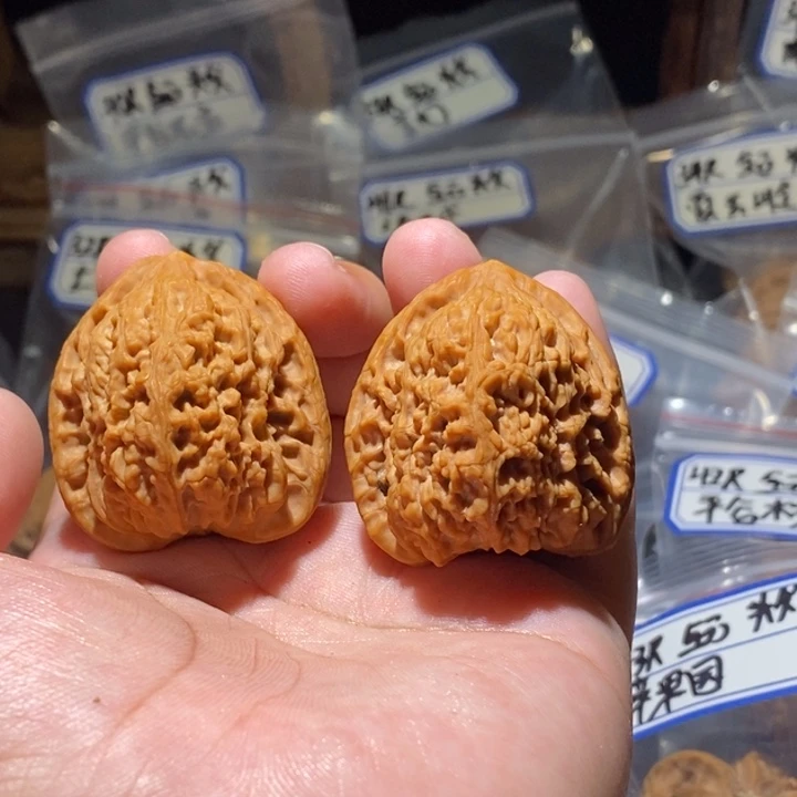 烈***飞文玩核桃吊坠38全品南疆