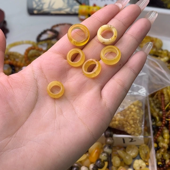 无***伤琥珀未镶嵌珠宝奇石