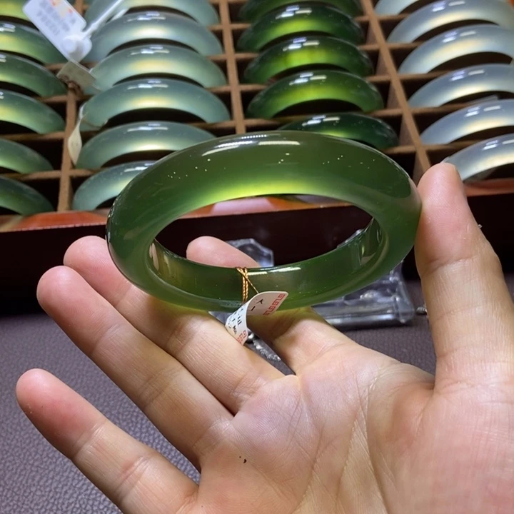 蛇纹石玉未镶嵌手镯60
