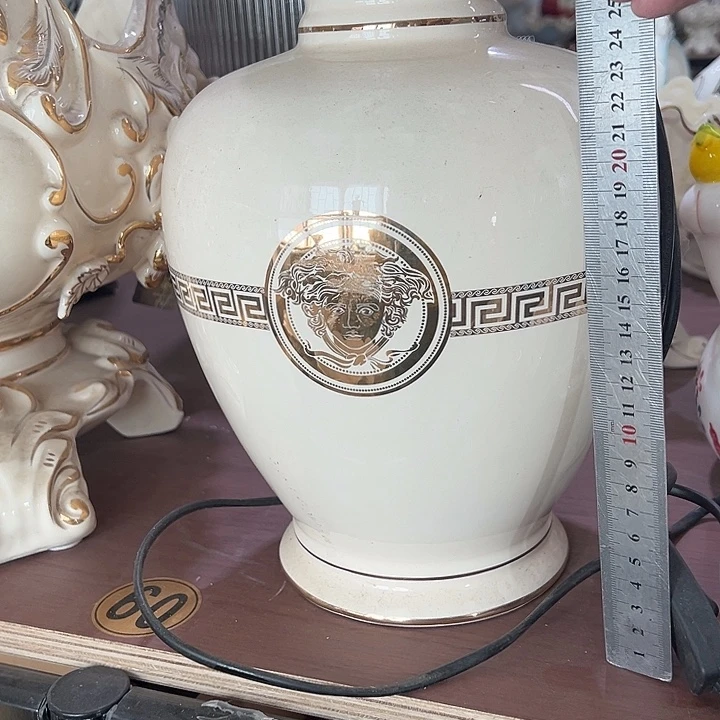 瓷片瑕。。。。。。。。。。。。。