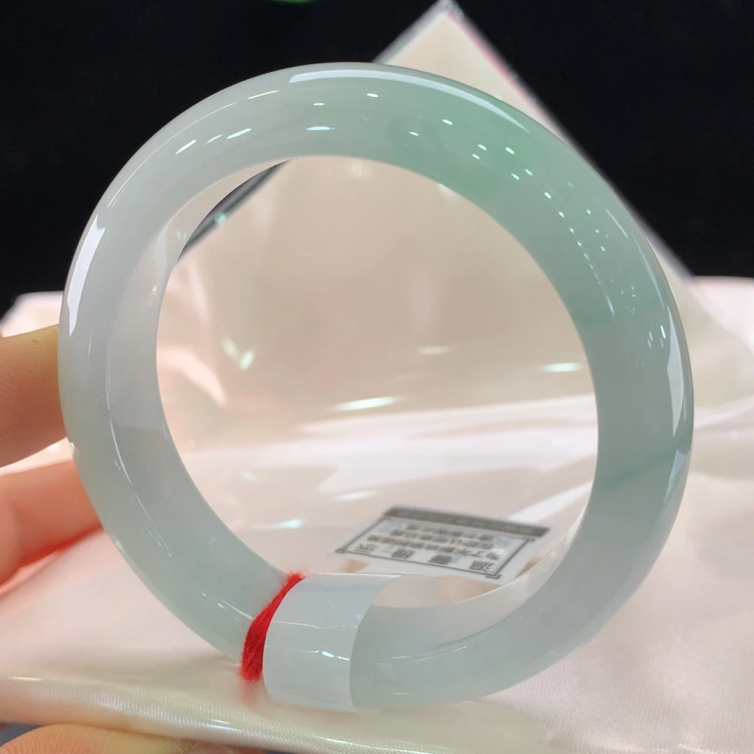 翡翠未镶嵌手镯微瑕0424