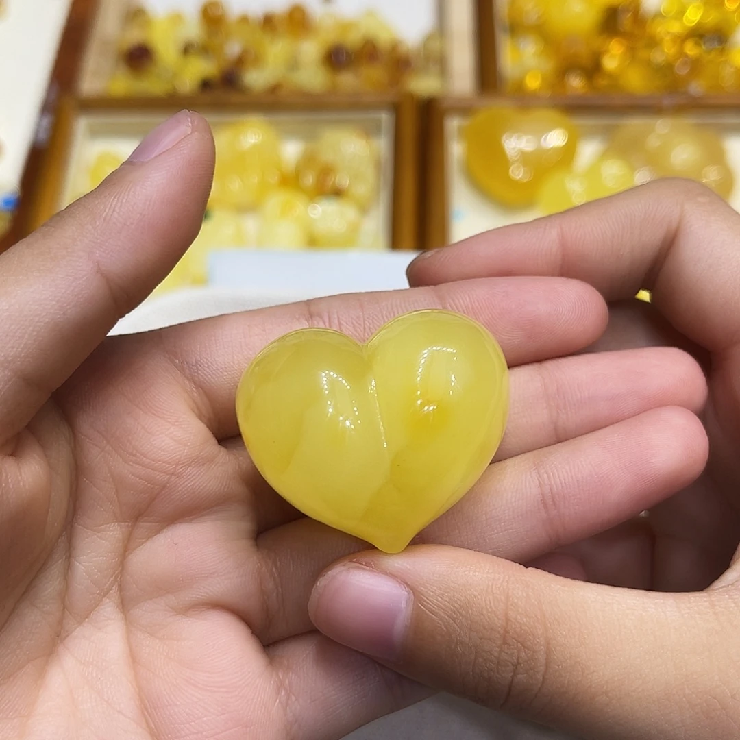 琥珀未镶嵌珠宝奇石