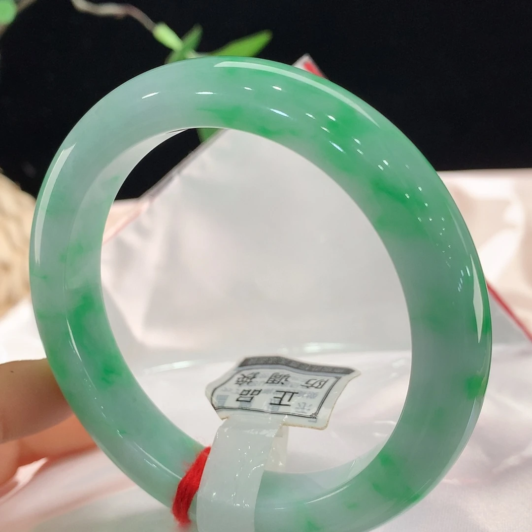 翡翠未镶嵌手镯0261