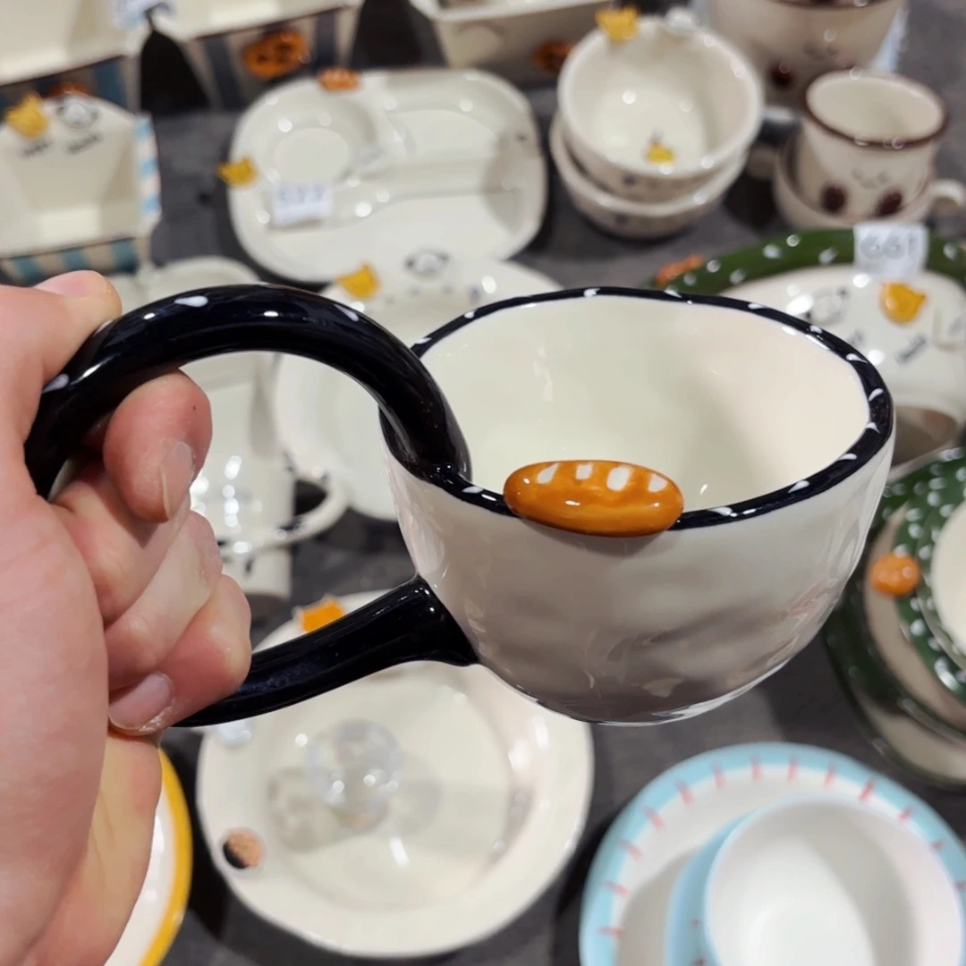 白瓷牛角包环形把手早餐杯